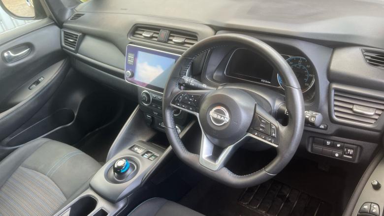 Nissan LEAF 110kW Acenta 39kWh 5dr Auto Electric Hatchback